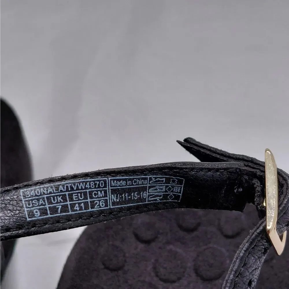 Vionic Womens Thong Sandals Size 9 Black Gold Studded T Strap Comfort Shoes